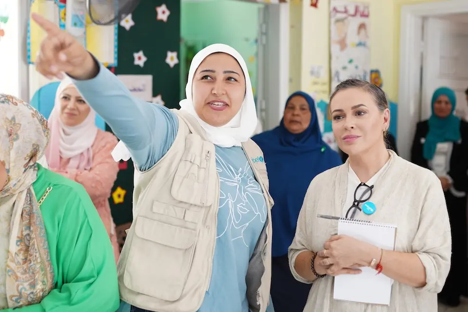 Alyssa Milano and UNICEF staff during a 2022 program visit to Egypt.
