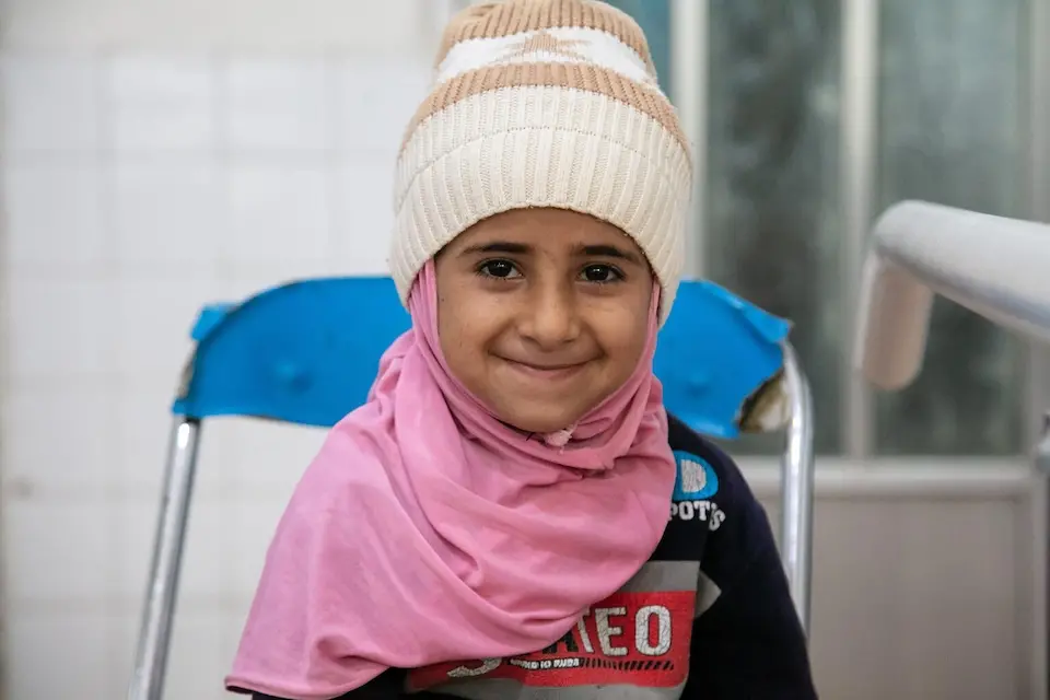 Nine-year-old Khadija is learning to walk again with a prosthetic leg and support from UNICEF in Sana'a, Yemen..