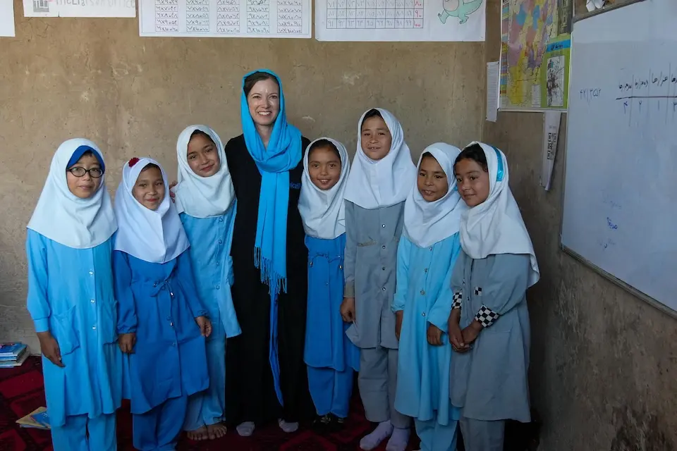 On April 23, 2025, Julianna Lindsey, UNICEF Deputy Regional Director for South Asia meets a group of primary school girls in a UNICEF-supported community-based education (CBE) class in Zinda Jan district, Herat province, Afghanistan.