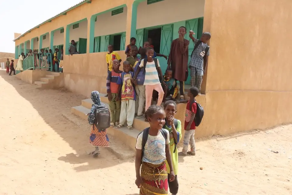 Students leave the new Kongo Gamo School built by UNICEF with funding from Education Cannot Wait in Mali.. 
