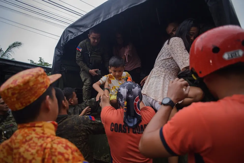 UNICEF-supported government workers evacuate families in the Philippines as a Super Typhoon threatens the area.