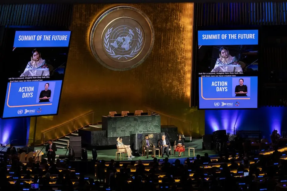 UN Secretary General António Guterres (middle right) inside the General Assembly Hall at UN Headquarters. © UNICEF / UNI647564/ Tadej Znidarcic