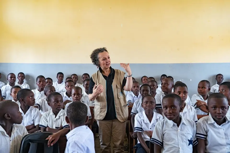 UNICEF Director of Emergency Programs Lucia Elmi visits a UNICEF-supported school in Bunia, Ituri province, DR Congo, on Sept. 30, 2026.