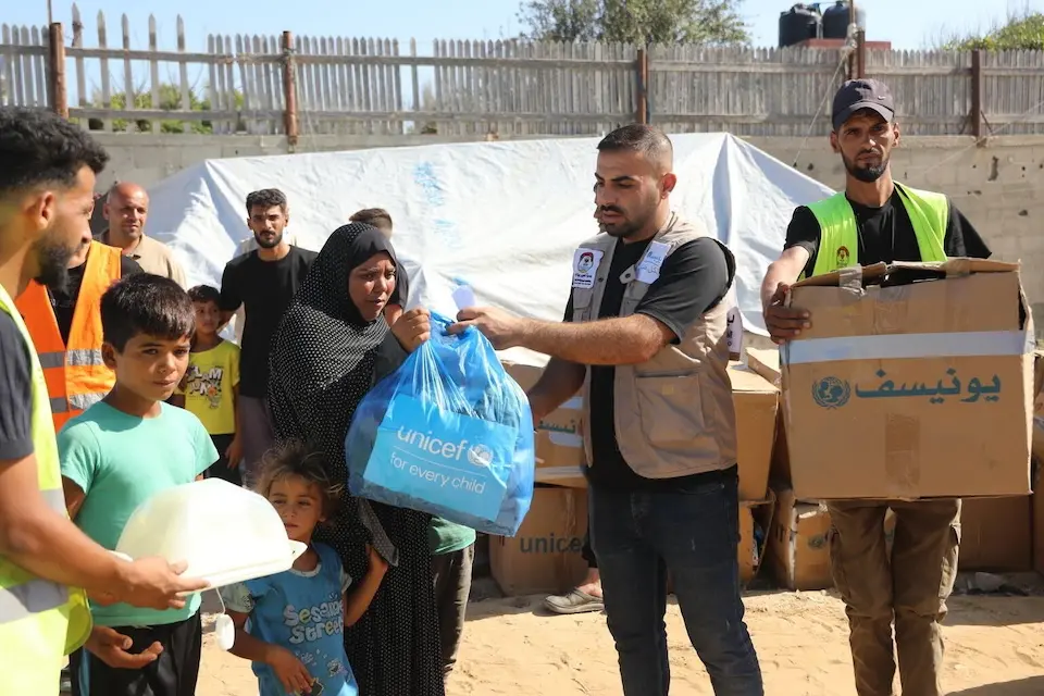 UNICEF distributes winter clothing, hygiene kits and tents to vulnerable families in the Middle Area of the Gaza Strip in October 2026 to helping children and their families prepare for the approaching winter and cope with increasingly difficult living conditions. 