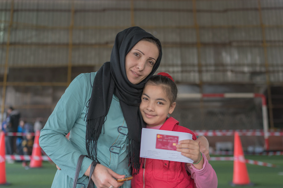 The LOUISE common card allows Syrian refugees in Lebanon to access all the benefits for which they are eligible, and to decide for themselves how best to allocate the available funds. 