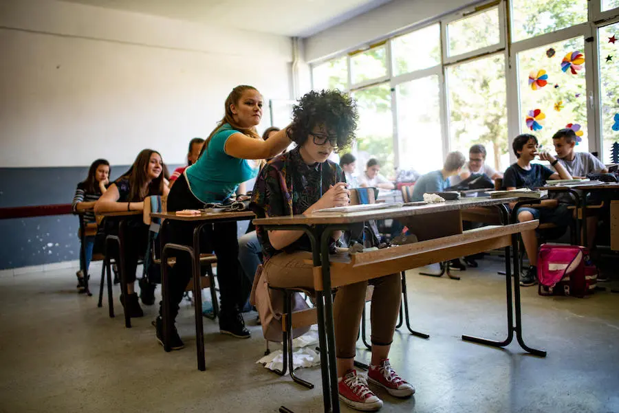 UNICEF-supported peer mediators demonstrate a case of bullying at Branko Radicevic School in Mitrovica North, Kosovo in May 2018. UNICEF-supported peer mediators demonstrate a case of bullying at Branko Radicevic School in Mitrovica North, Kosovo in May 2018.