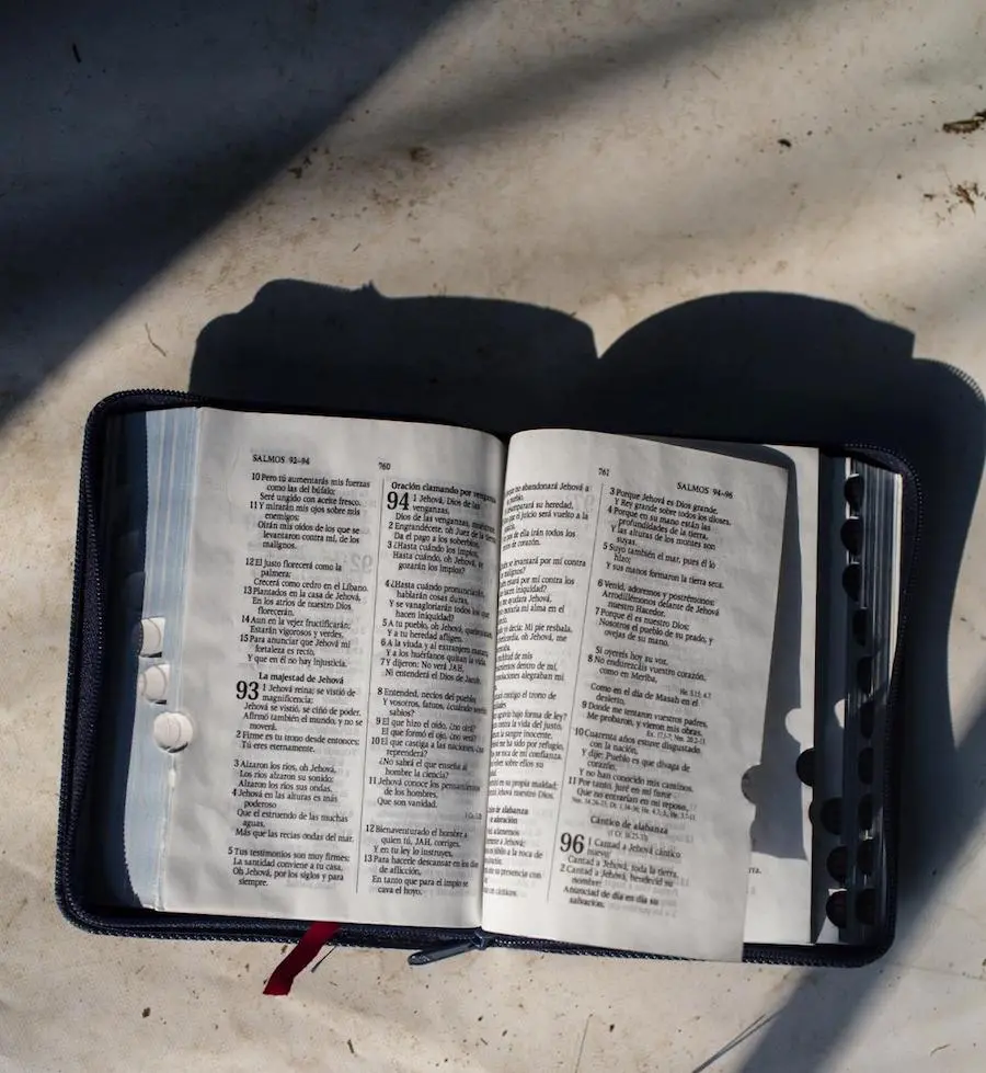 In Tecun Uman, Guatemala, Mariza Elizabeth Avila, 38, displays the bible she carried with her on her journey from Honduras. In Tecun Uman, Guatemala, Mariza, 38, displays the bible she carried with her on her journey from Honduras.
