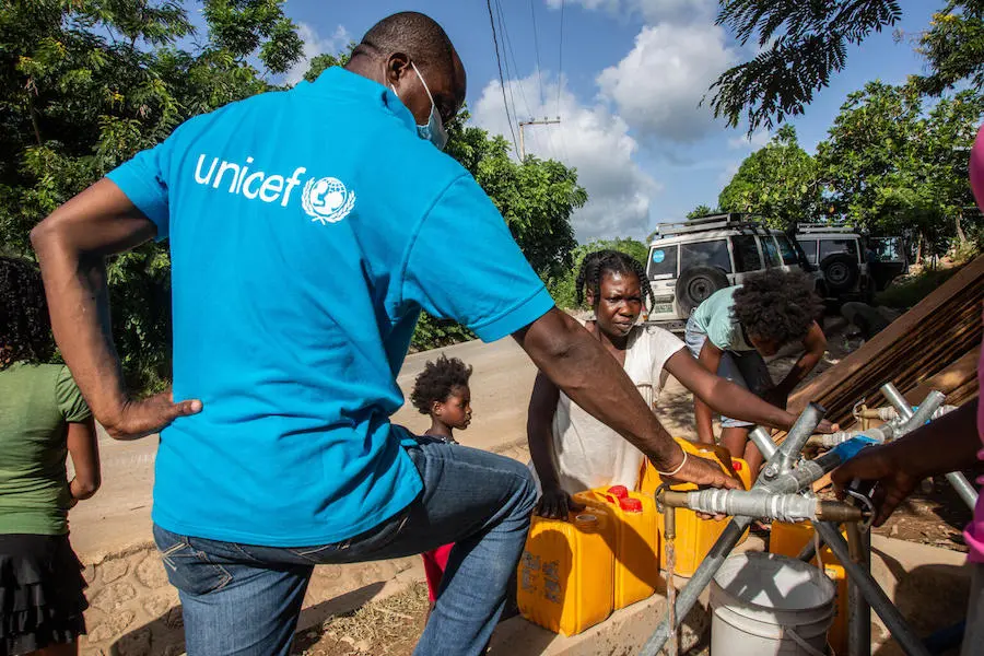On August 18, 2021, in Marceline, near Haiti's Camp Perrin district, children and their families access clean and safe water at one of the four water stations supported by UNICEF in Les Cayes, Haiti. On August 18, 2021, in Marceline, near Haiti's Camp Perrin district, children and their families access clean and safe water at one of the four water stations supported by UNICEF in Les Cayes, Haiti.
