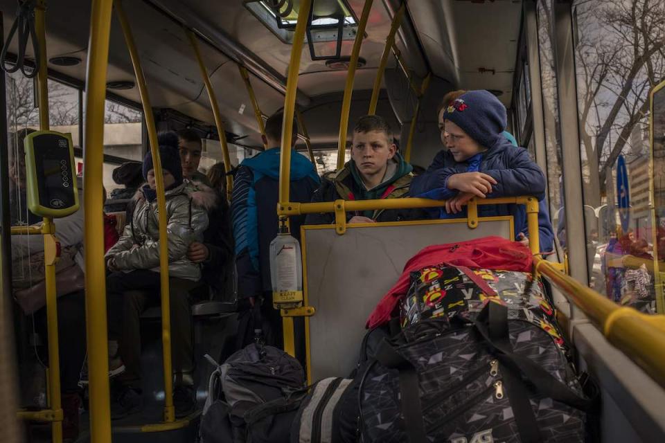 The war in Ukraine has made refugees of mothers and children who have their homes on their way to Poland. 