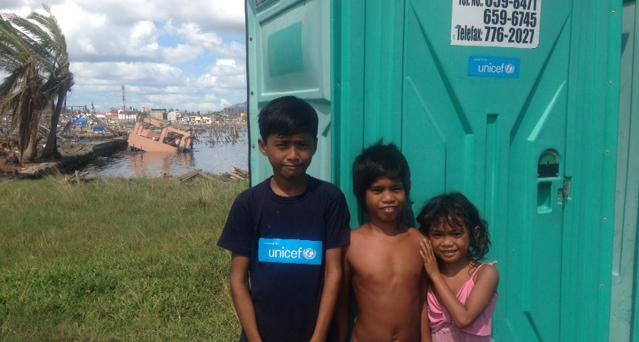 UNICEF's distribution of portable toilets in Tacloban helped limit the spread of disease after Typhoon Haiyan. © UNICEF/PFPG2013P-0293/KENT PAGE 