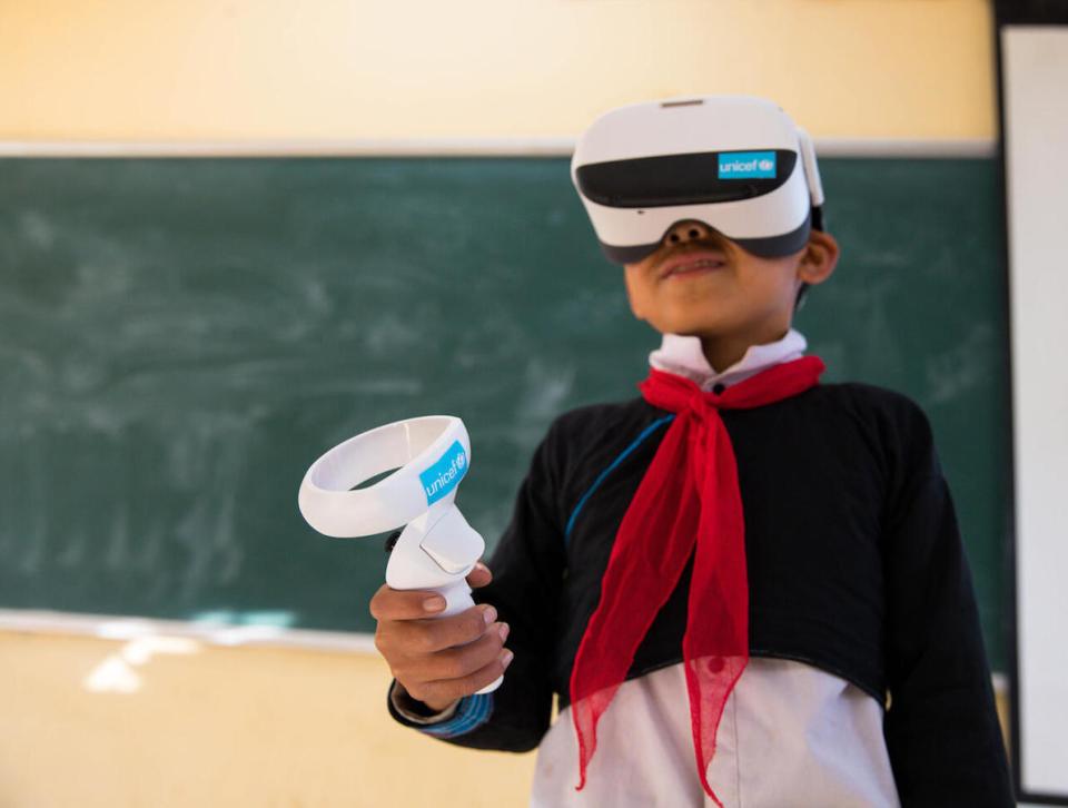 Students of Bat Xat Secondary School in Lao Cai province, Vietnam, were excited to try augmented virtual reality (AVR) technology supported by UNICEF and SAP. 