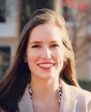 Kelly Rooney headshot