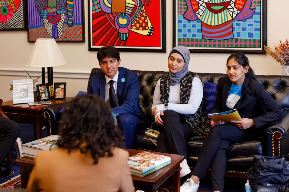 UNICEF USA National Youth Council members visit the White House. 