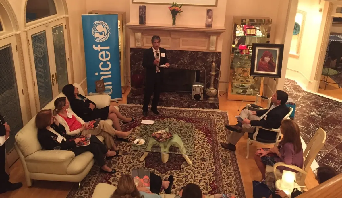 Dr. Reza Hossaini speaks with guests about global polio eradication