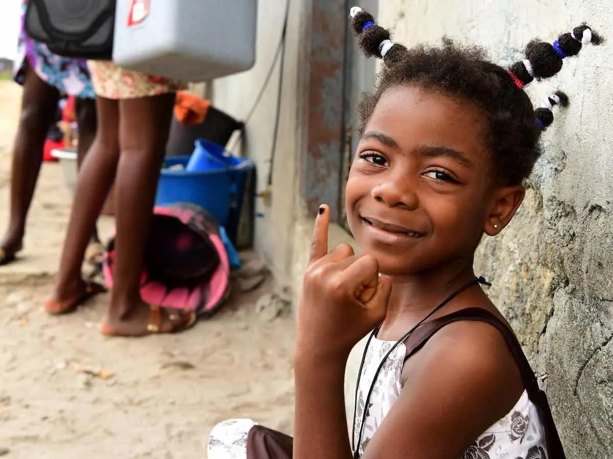 UNICEF is vaccinating children against polio in Gonzagueville, a suburban of Abidjan, in the South of Côte d’Ivoire. UNICEF is vaccinating children against polio in Gonzagueville, a suburban of Abidjan, in the South of Côte d’Ivoire.