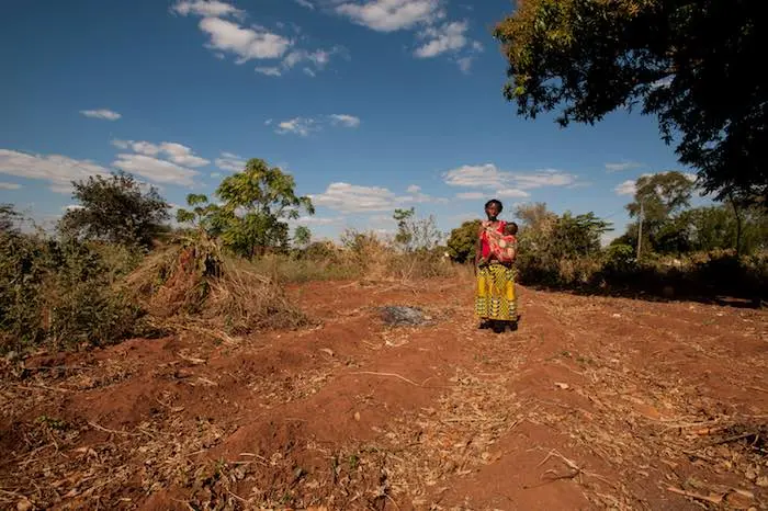 Single mother Alinafe and her daughter Desire do not have access to food because of El Niño.