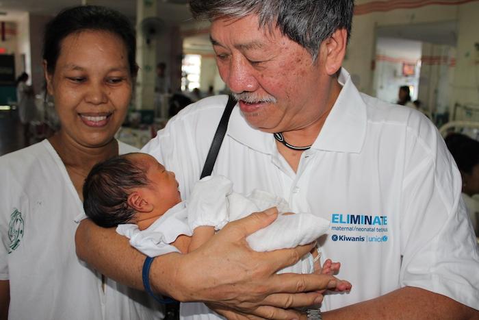 Kiwanis International President Chia Sing Hwang and UNICEF worked hand-in-hand to eliminate maternal neonatal tetanus in the Philippines.