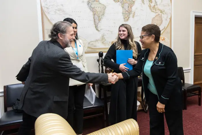 Southern California constituents meet with Rep. Karen Bass (CA-37)