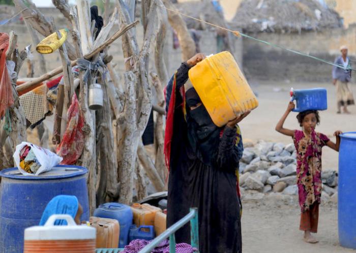 UNICEF is working with partners to provide safe, clean water for children and families in Yemen. 