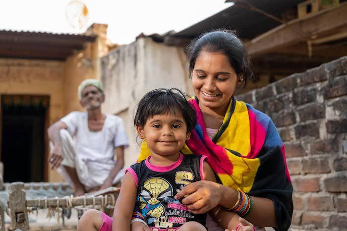 A UNICEF-supported mother and child in Kantivaas Village, Banaskantha, Gujarat, India.