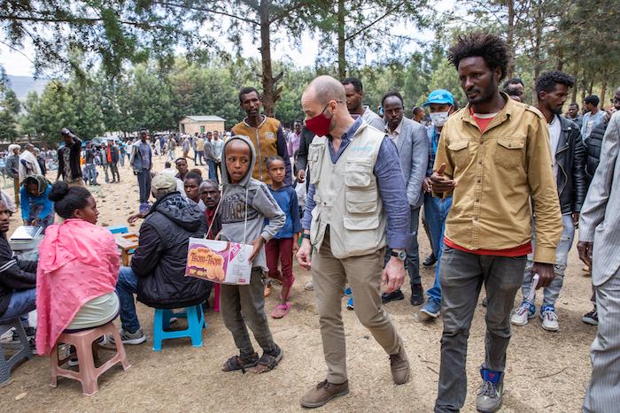 Manuel Fontaine, Director of UNICEF’s Office of Emergency Programs, visits a camp for internally displaced people in Adigrat Town, Tigray, to assess the needs on the ground.