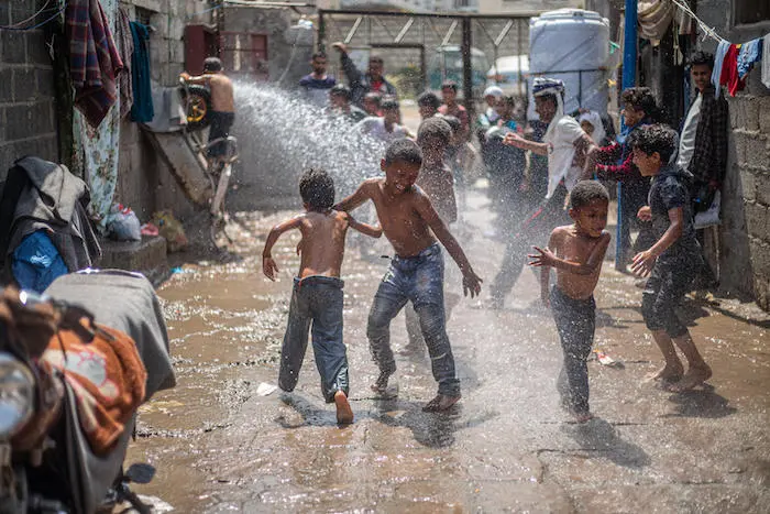 UNICEF and partners restore health and hope to displaced families staying at a camp in Al-Dhihar district, Ibb, Yemen, by rehabilitating the nearby water pump.
