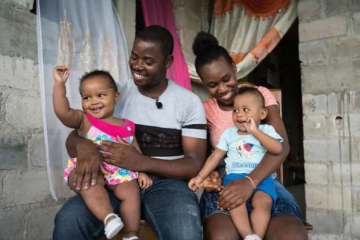 UNICEF-supported response teams advise families in Haiti on hygiene practices and other prevention techniques to keep cholera at bay. 