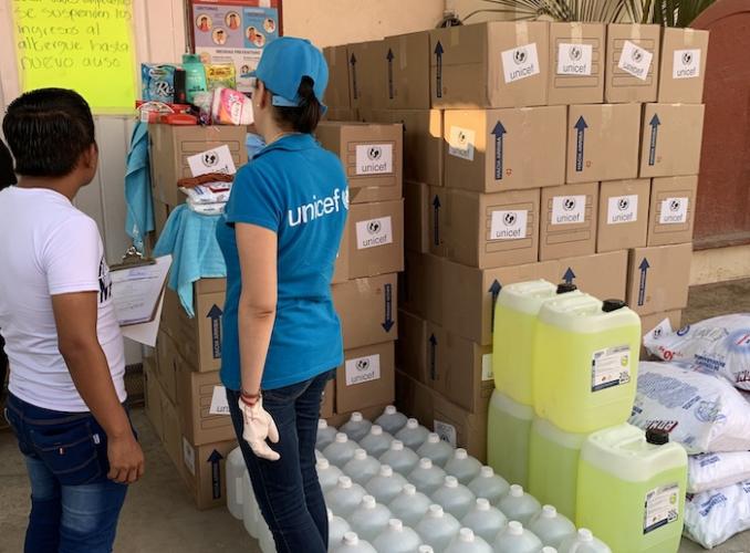 UNICEF Mexico´s team prepares to deliver hygiene supplies to migrant families from Central America sheltering in Tapachula.