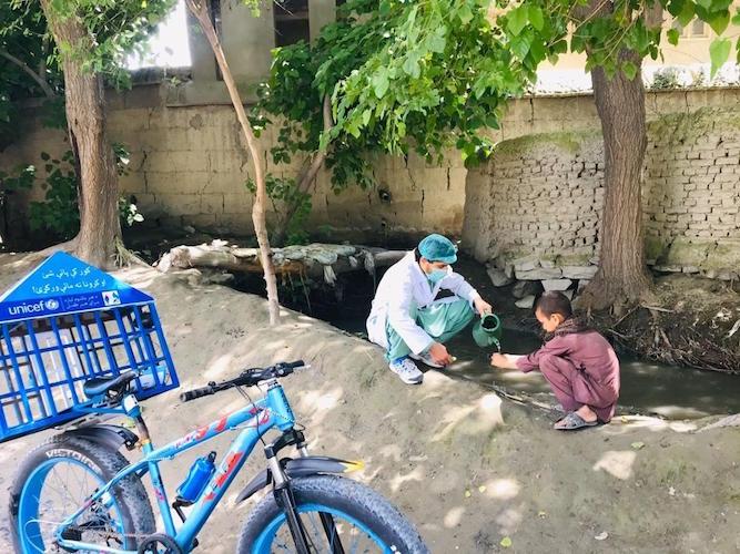 Idress Seyawash is on a 25-day campaign to raise awareness on COVID-19 key prevention measures and promote handwashing with children in rural villages in Afghanistan.
