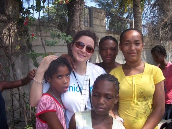 In the weeks after Haiti's devastating earthquake in 2010, Lisa Szarkowski traveled to Haiti as part of UNICEF USA's emergency response team. 