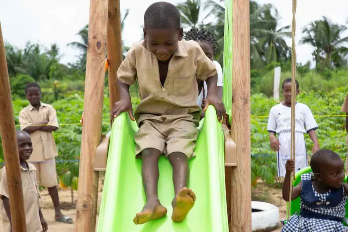 UNICEF fights plastic pollution and ensure that every child learns in a supportive environment by building classrooms made of plastic bricks,