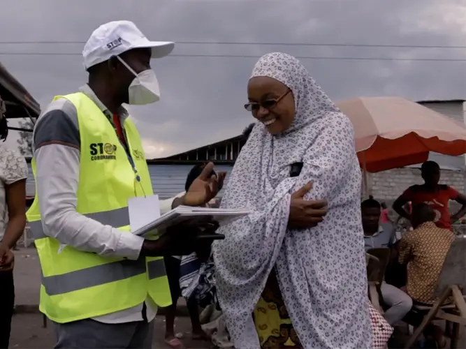 UNICEF-supported community outreach workers are raising awareness and changing attitudes about COVID-19 vaccines.